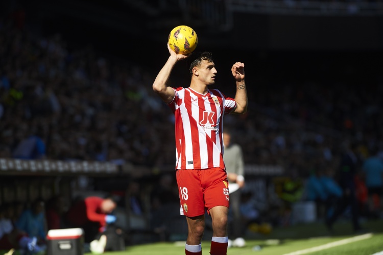 记者:布比利一度接近加盟巴萨,但因埃里克-加西亚表现出色告吹